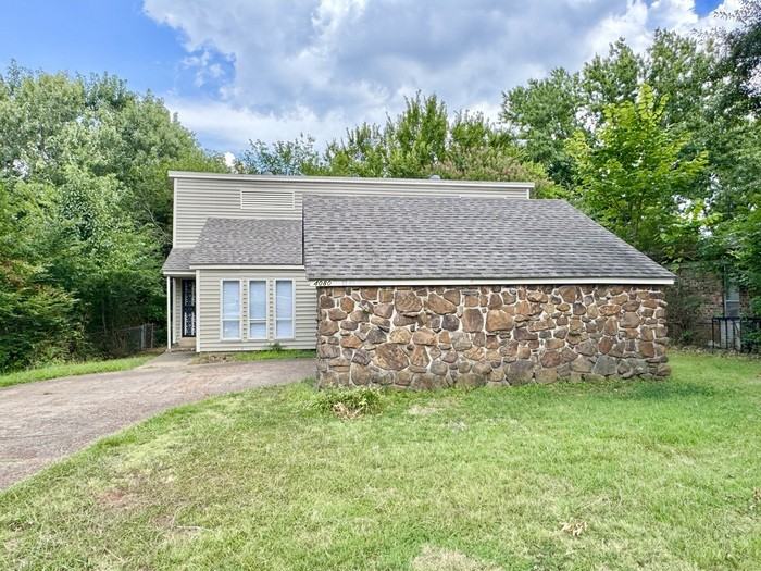 4080 Meadow Creek Rd - Photo 2 of 23