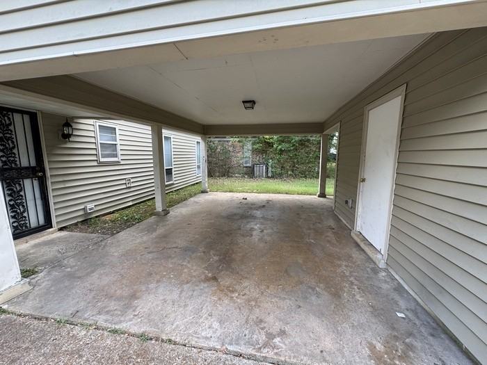 4080 Meadow Creek Rd - Photo 3 of 23