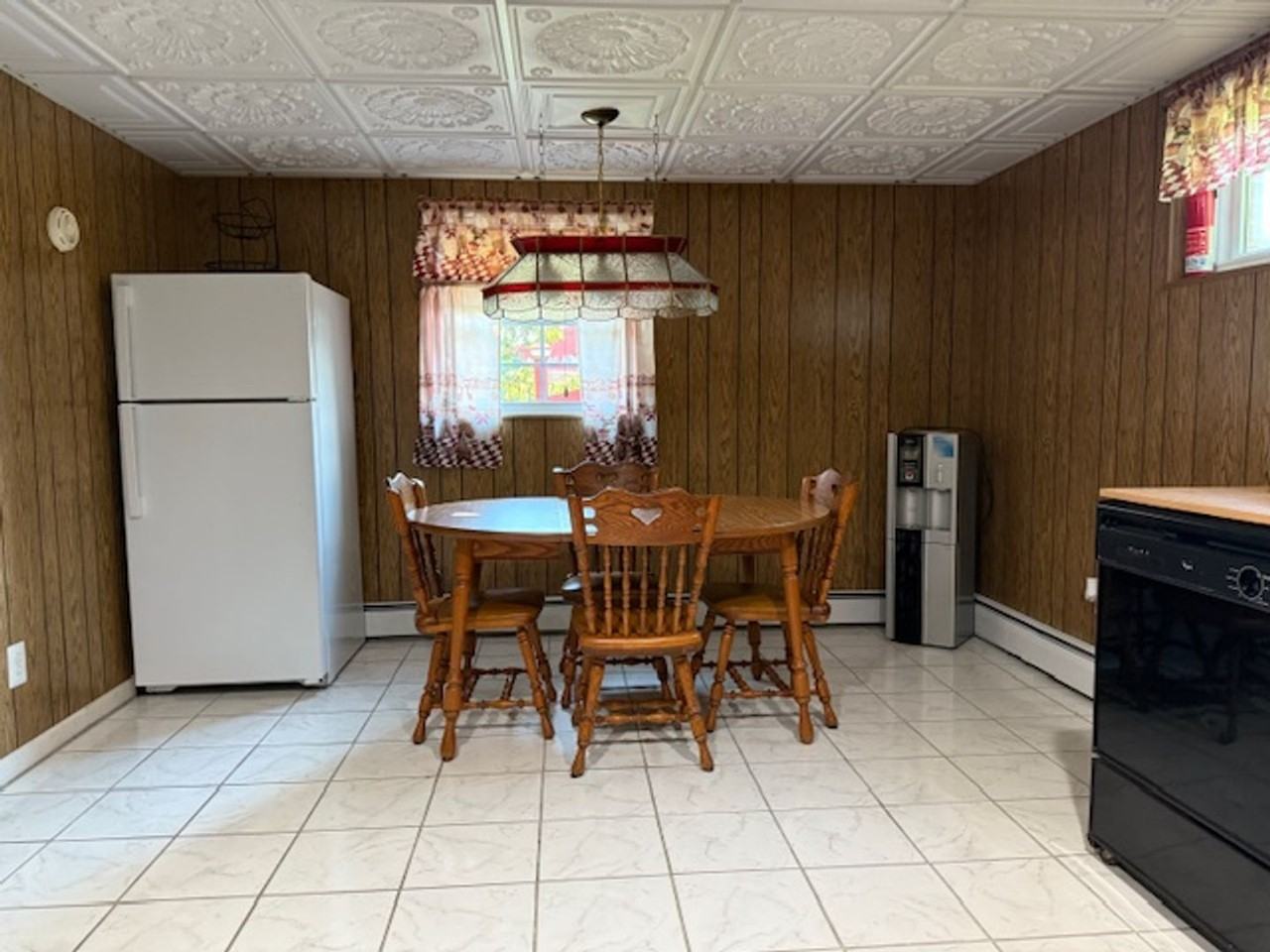 7705 7705 Earnshaw Drive - Photo 3 of 8