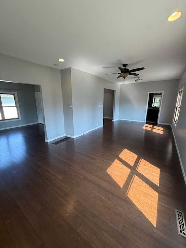 409 W Mulberry St - Photo 3 of 8