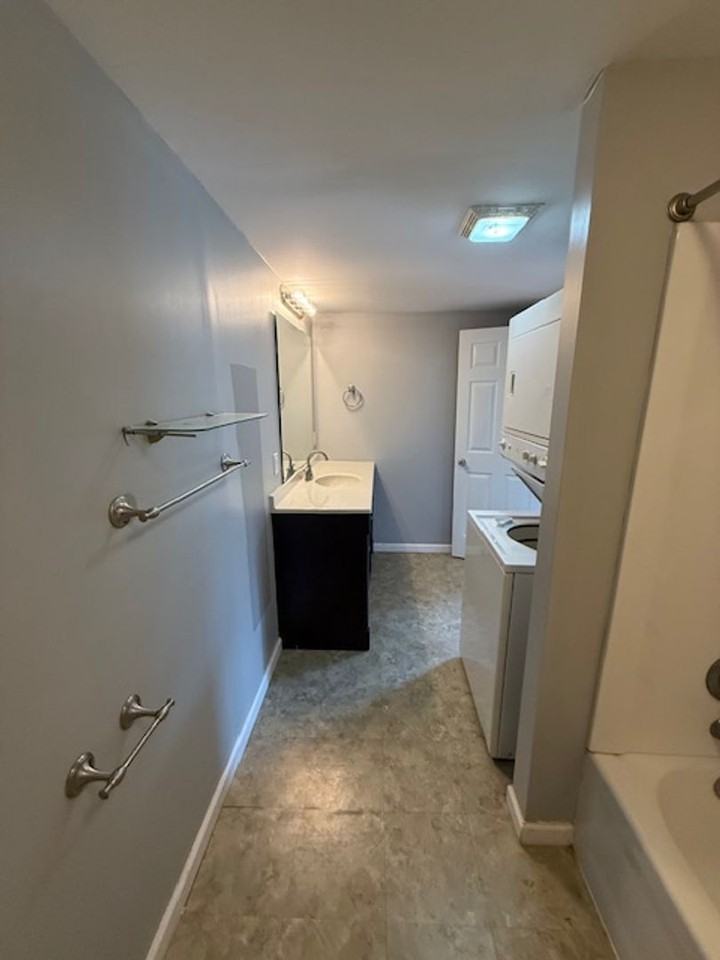 409 W Mulberry St - Photo 6 of 8