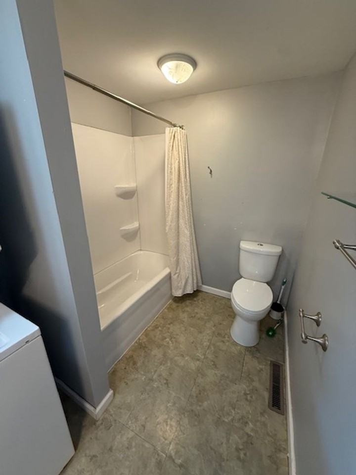 409 W Mulberry St - Photo 7 of 8