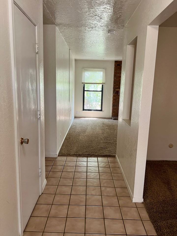 6620 Leander Ave Ne - Photo 3 of 10