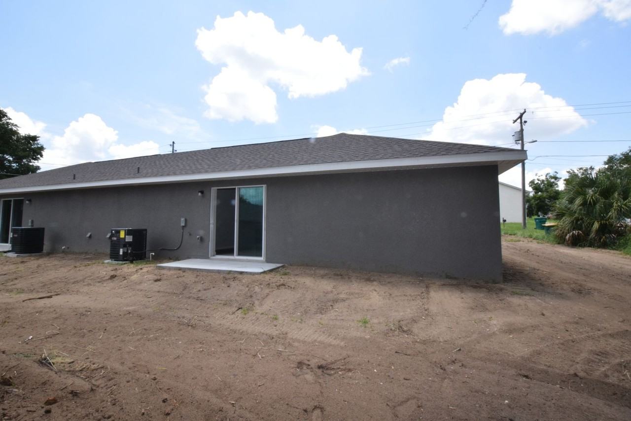 935 E Mcdonald Ave - Photo 2 of 15