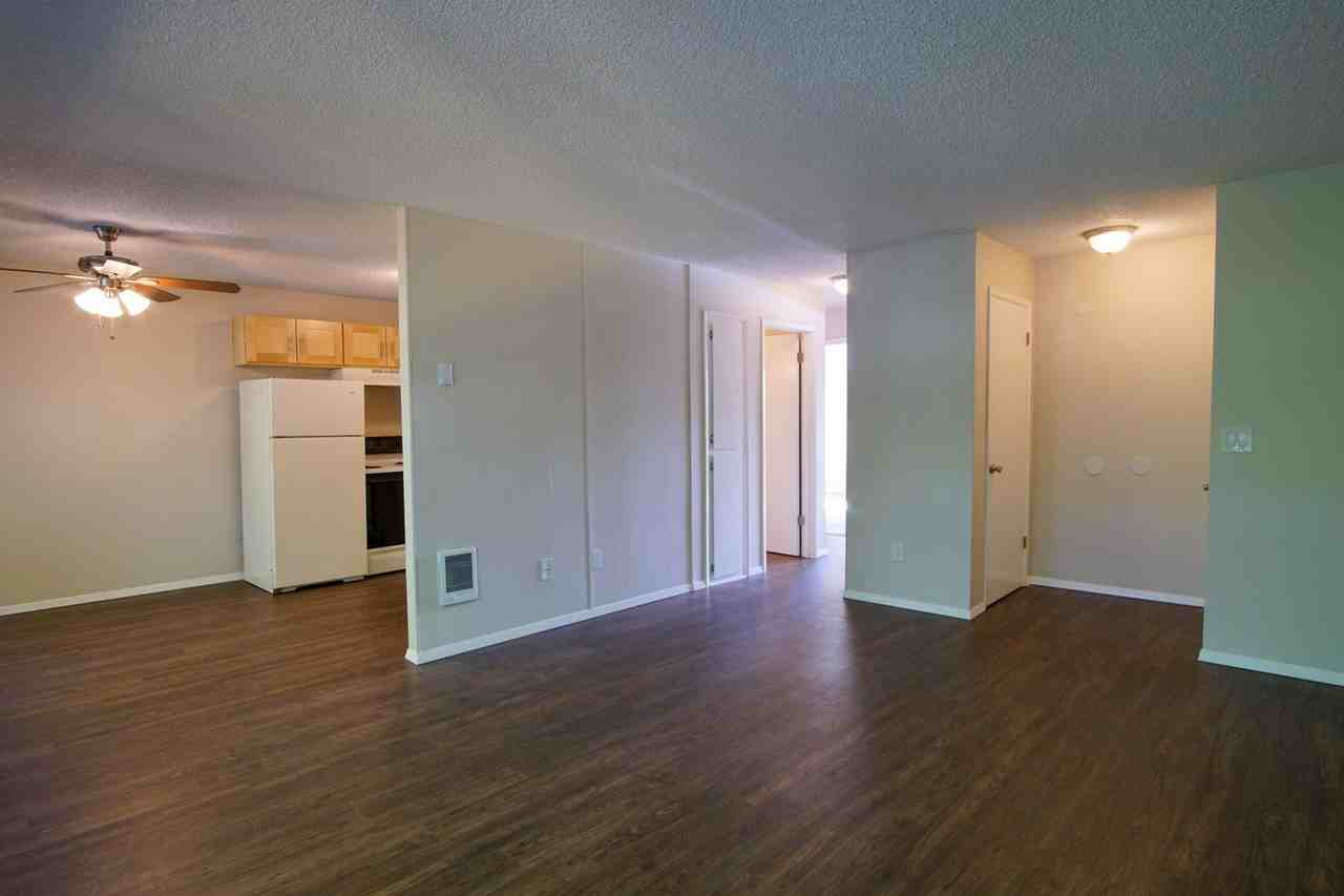 1545 Se Stark St - Photo 2 of 13