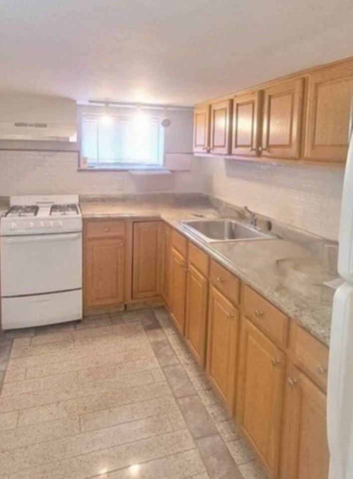 28 Christina St #1 - Photo 2 of 12