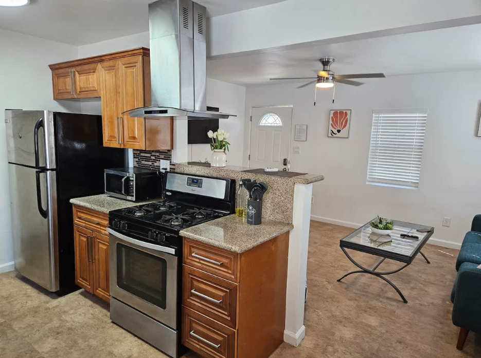 2741 G St - Photo 4 of 12