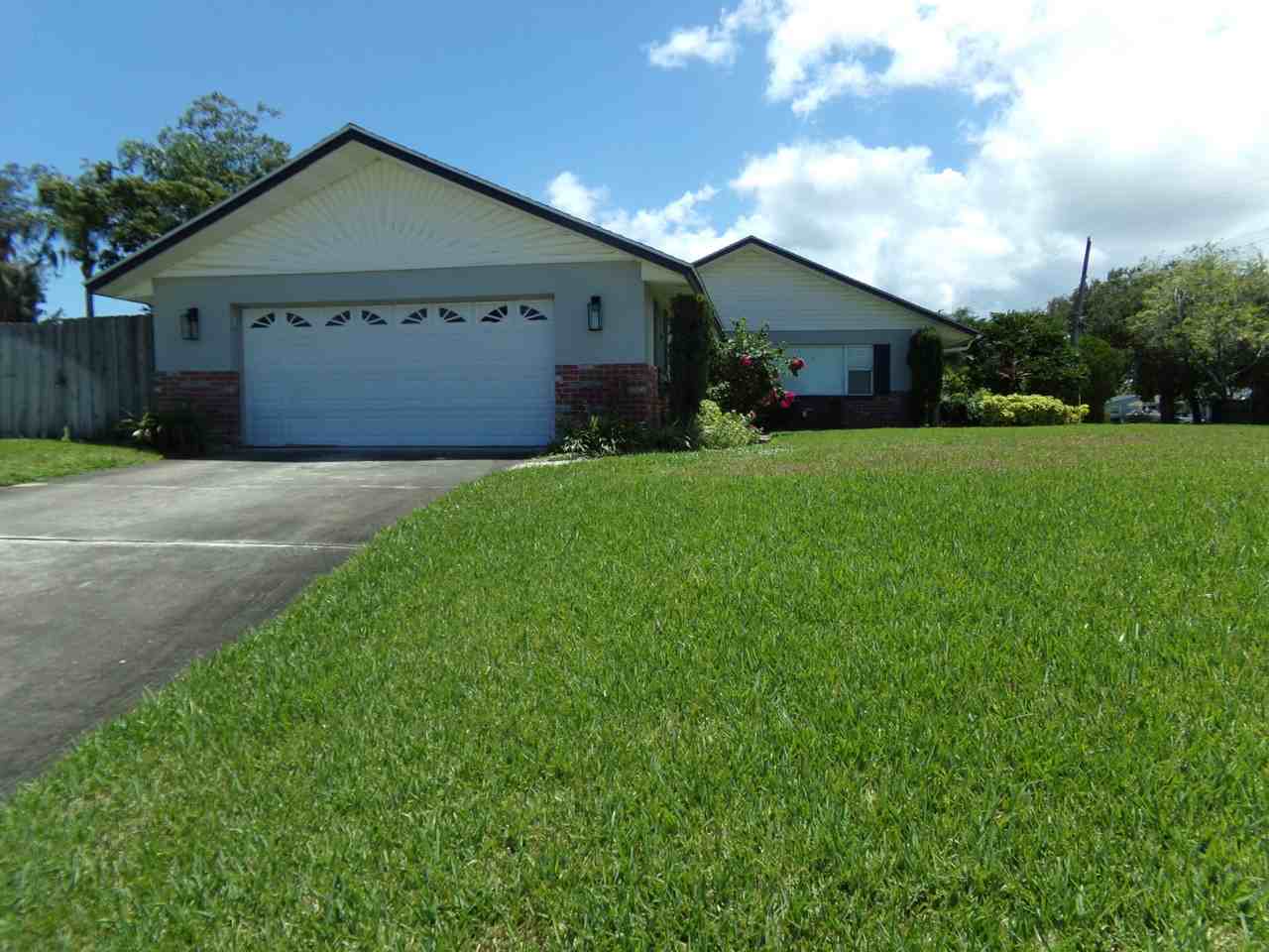 1131 Glenham Dr Ne #NA - Photo 2 of 12