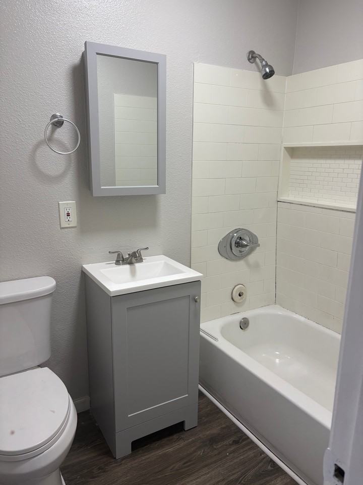 4339 50th St #A - Photo 5 of 9