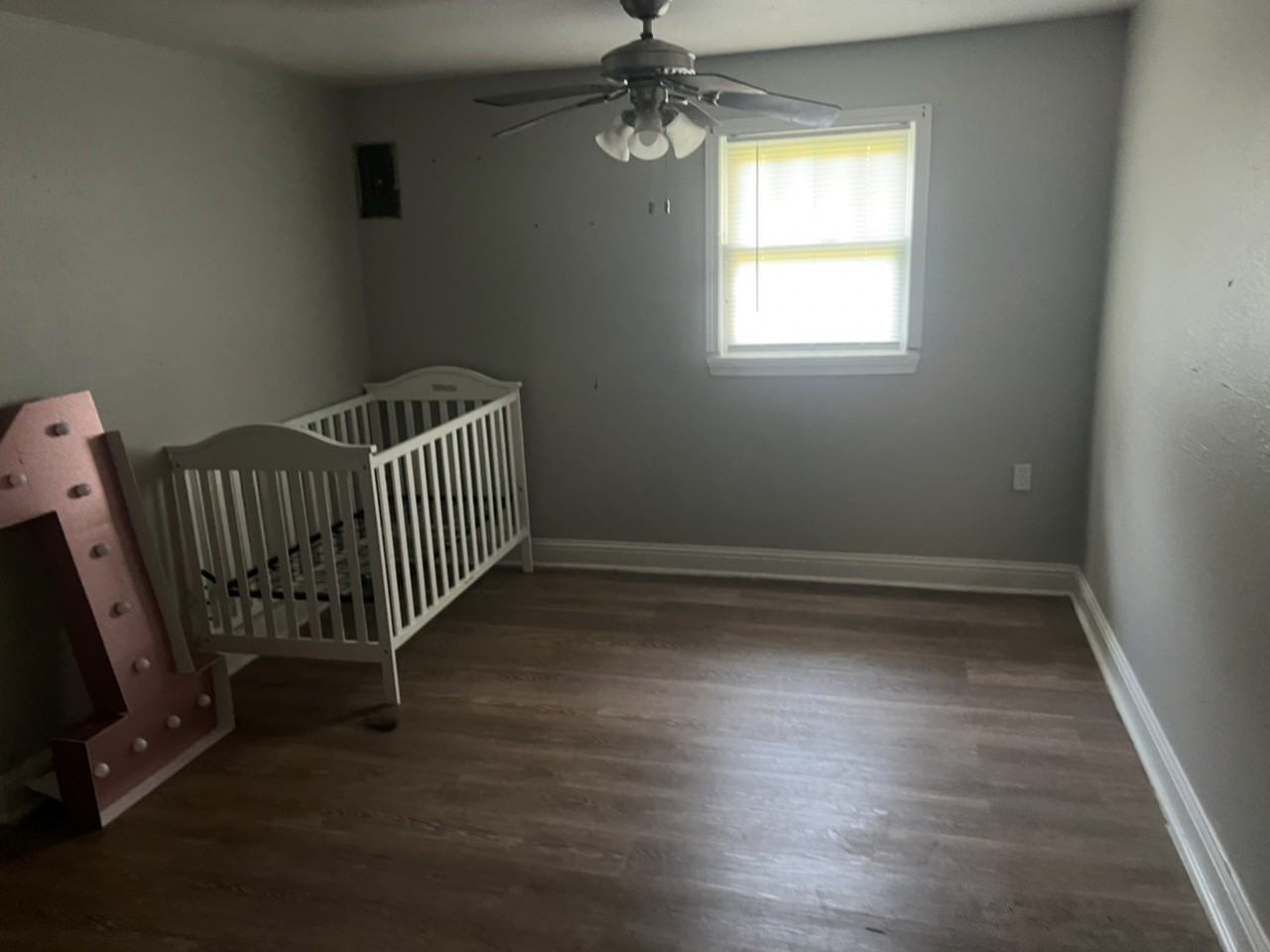 1137 W 7th St #NA - Photo 3 of 6