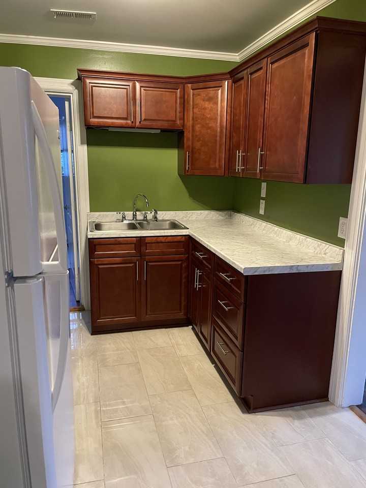 517 Woodlawn Ave #NA - Photo 2 of 8