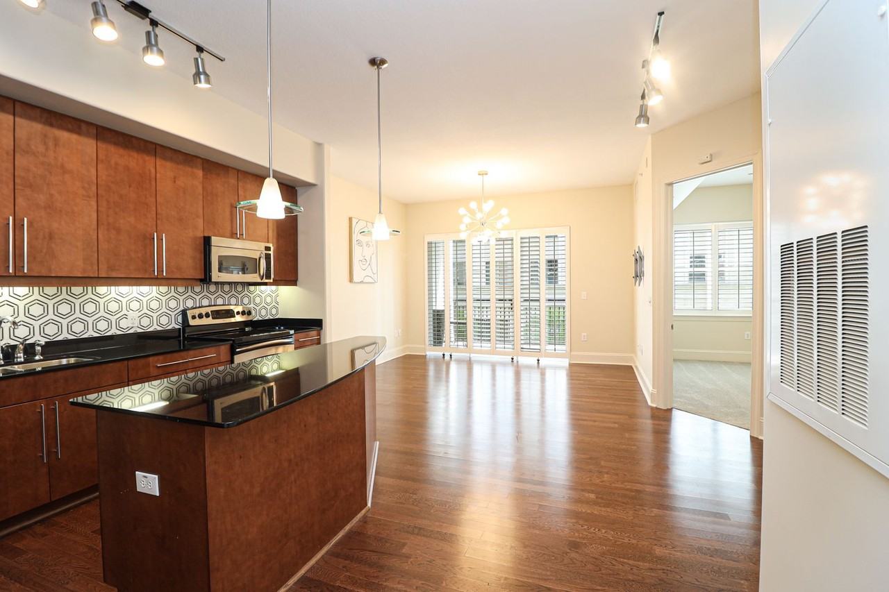 4625 Piedmont Row Dr #402 - Photo 2 of 36