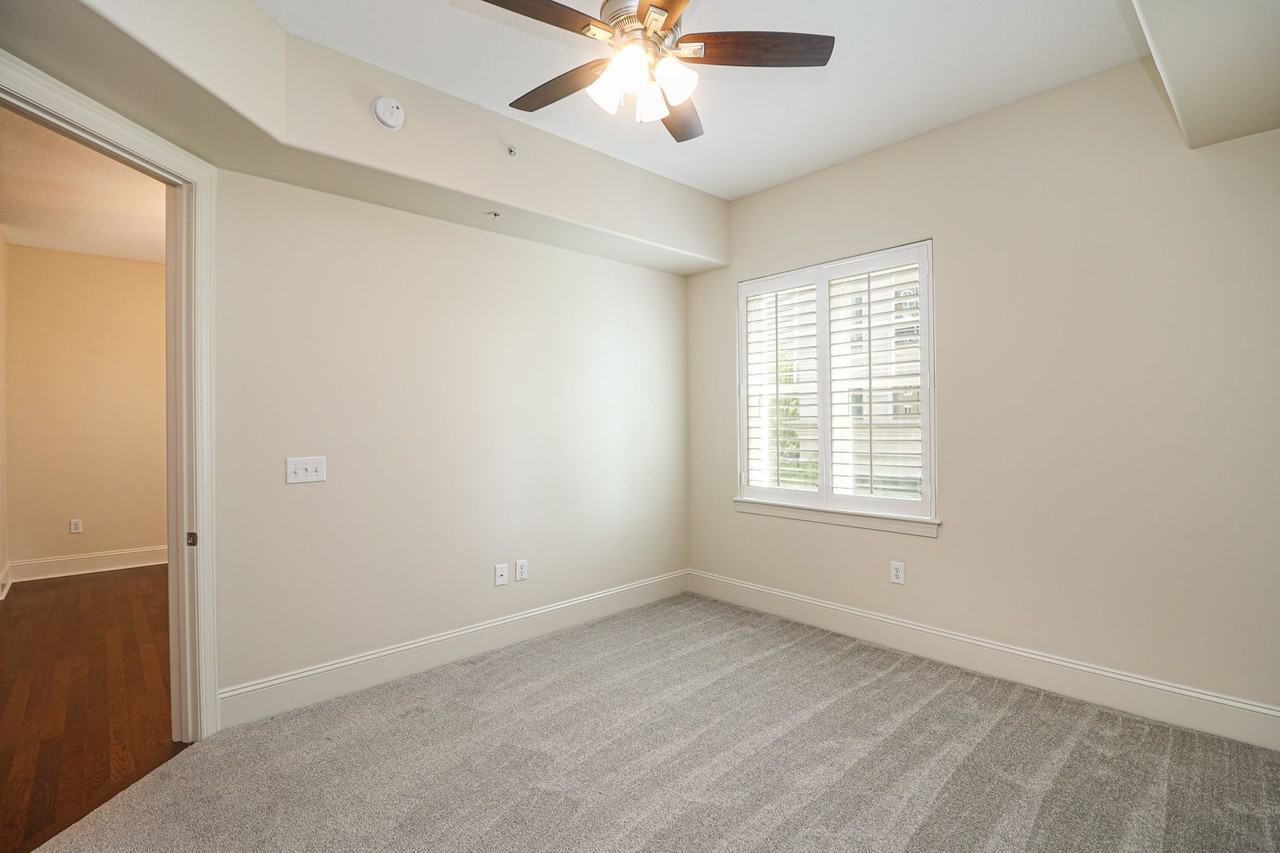 4625 Piedmont Row Dr #402 - Photo 7 of 36