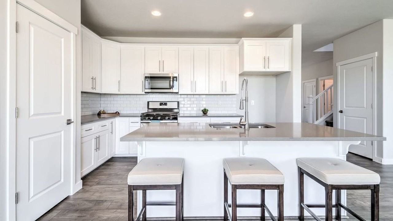 1111 W Coyote Gulch Way - Photo 2 of 14