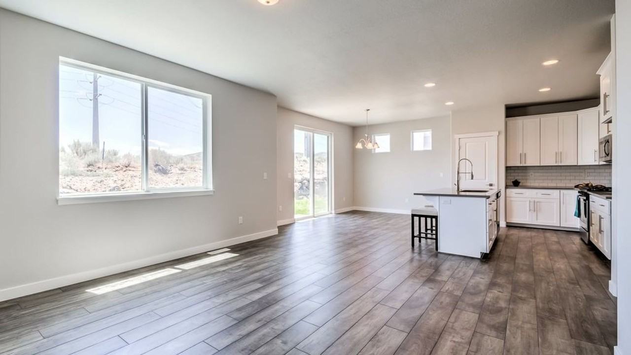 1111 W Coyote Gulch Way - Photo 7 of 14