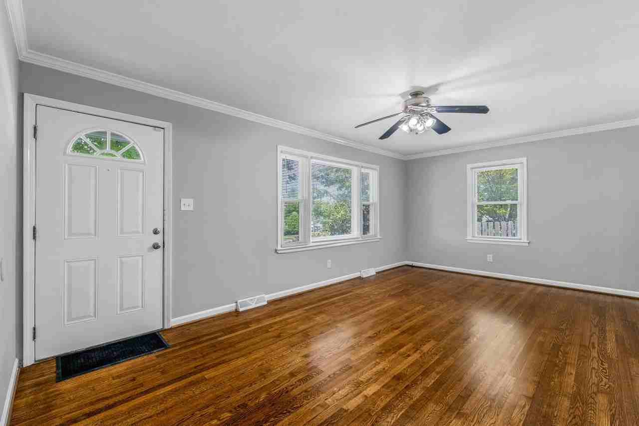 217 Fisher Ave - Photo 3 of 32