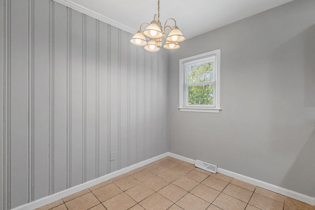 217 Fisher Ave - Photo 5 of 32