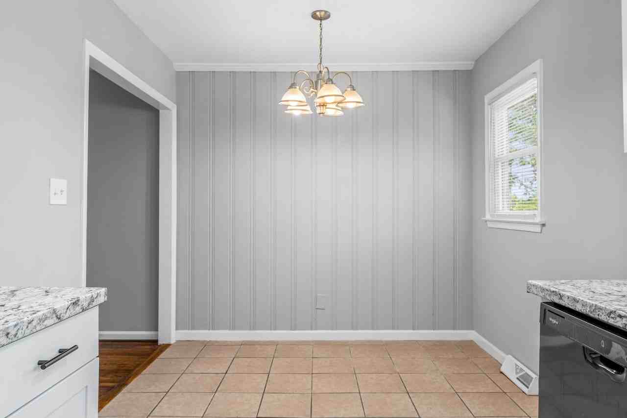 217 Fisher Ave - Photo 6 of 32