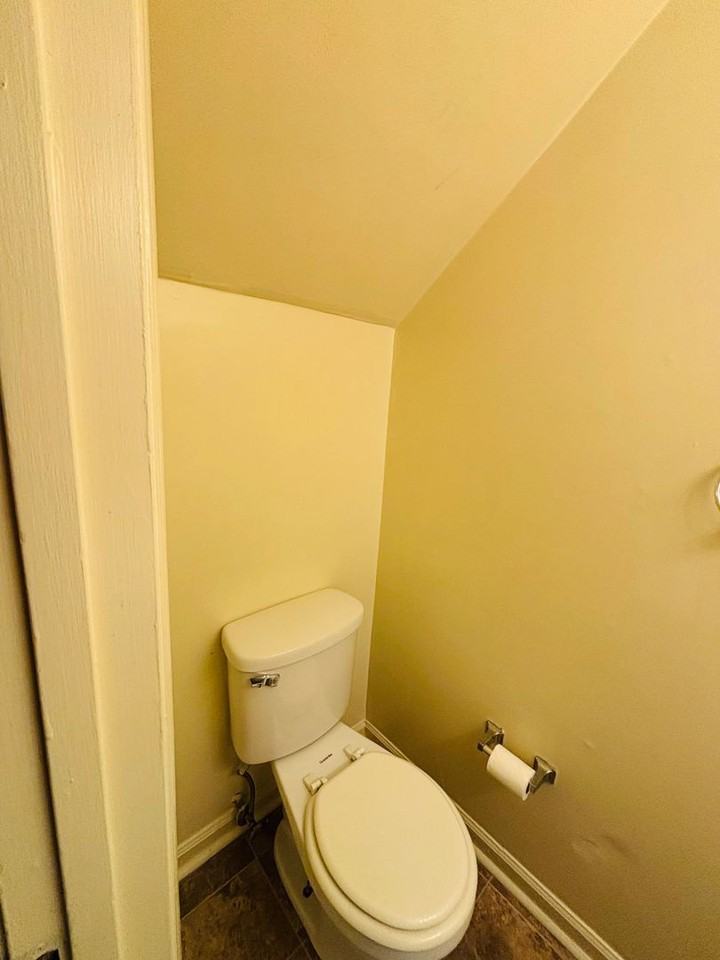 208 Pheasant Run Dr - Photo 4 of 19
