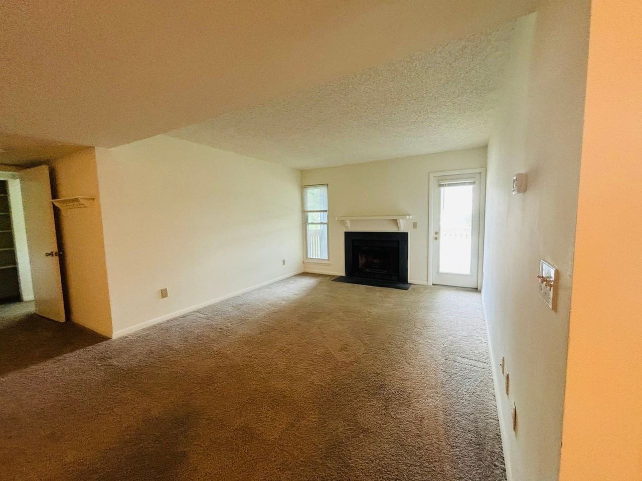 1315 Henry Ln Apt C - Photo 5 of 20