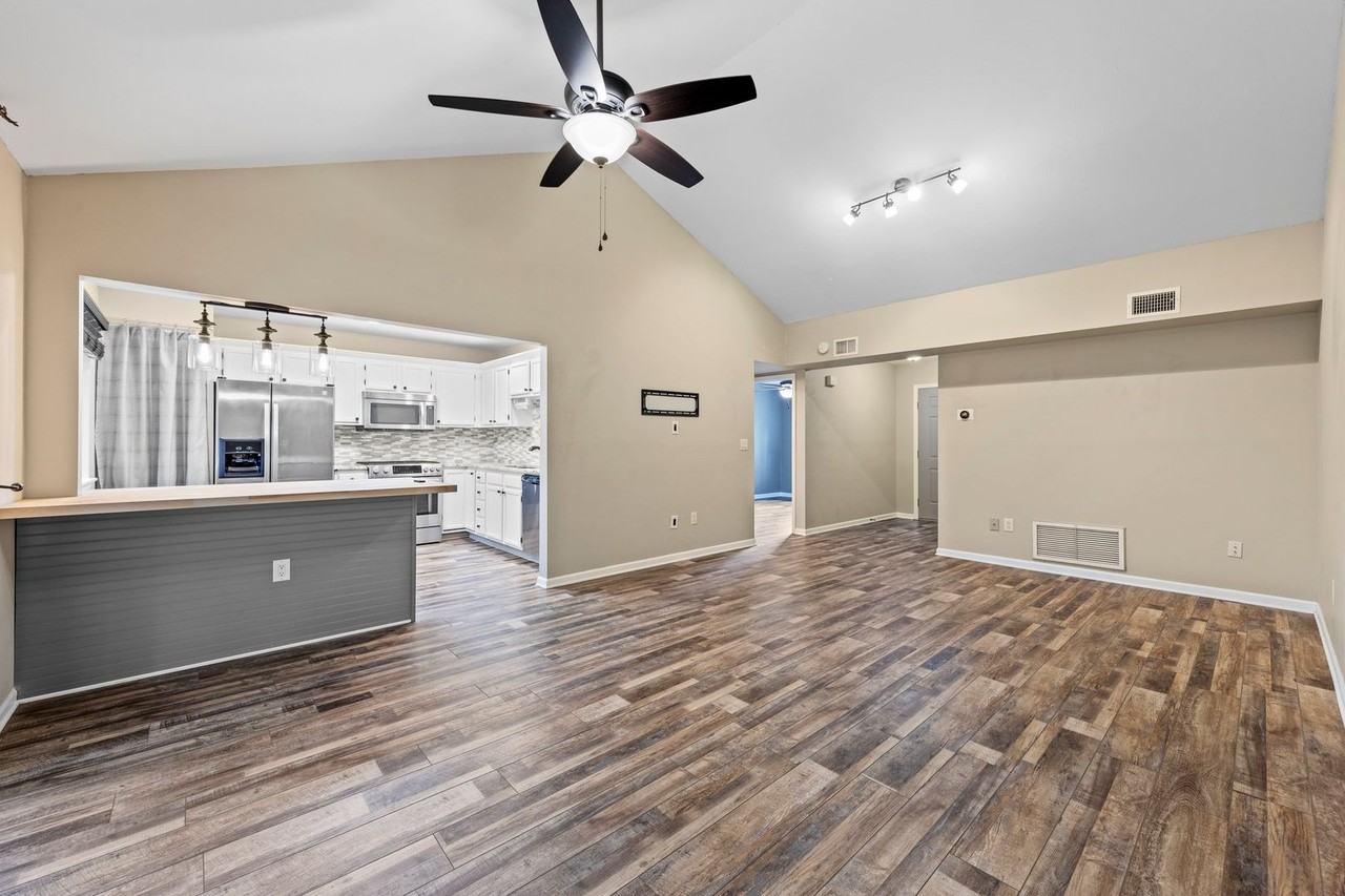 429 Springwood Way - Photo 7 of 24