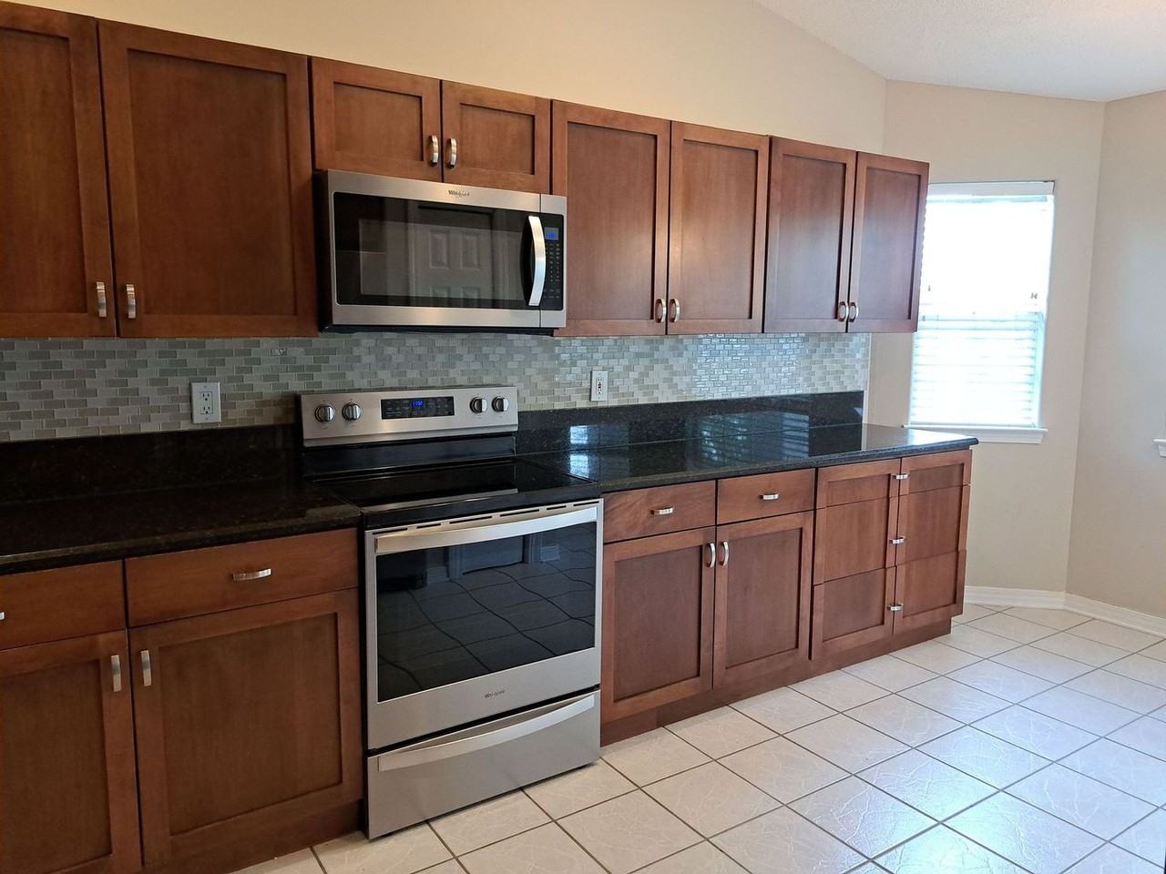 3413 Jasmine Trace Ln - Photo 4 of 45