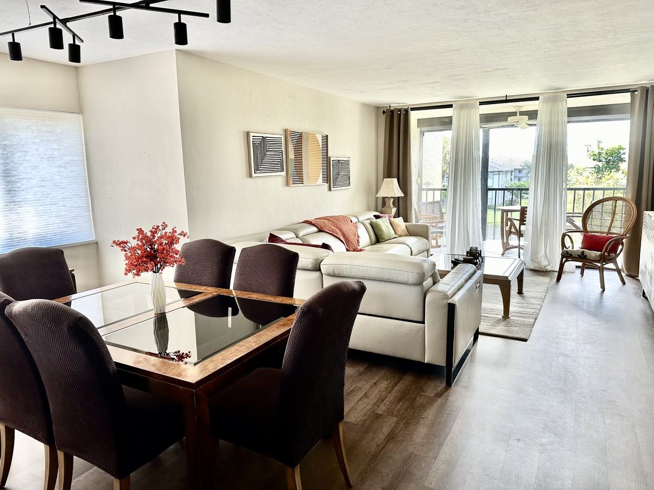 4200 Steamboat Bnd #401 - Photo 4 of 13