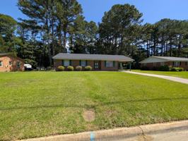 featured image of 1720 Woodside Dr W