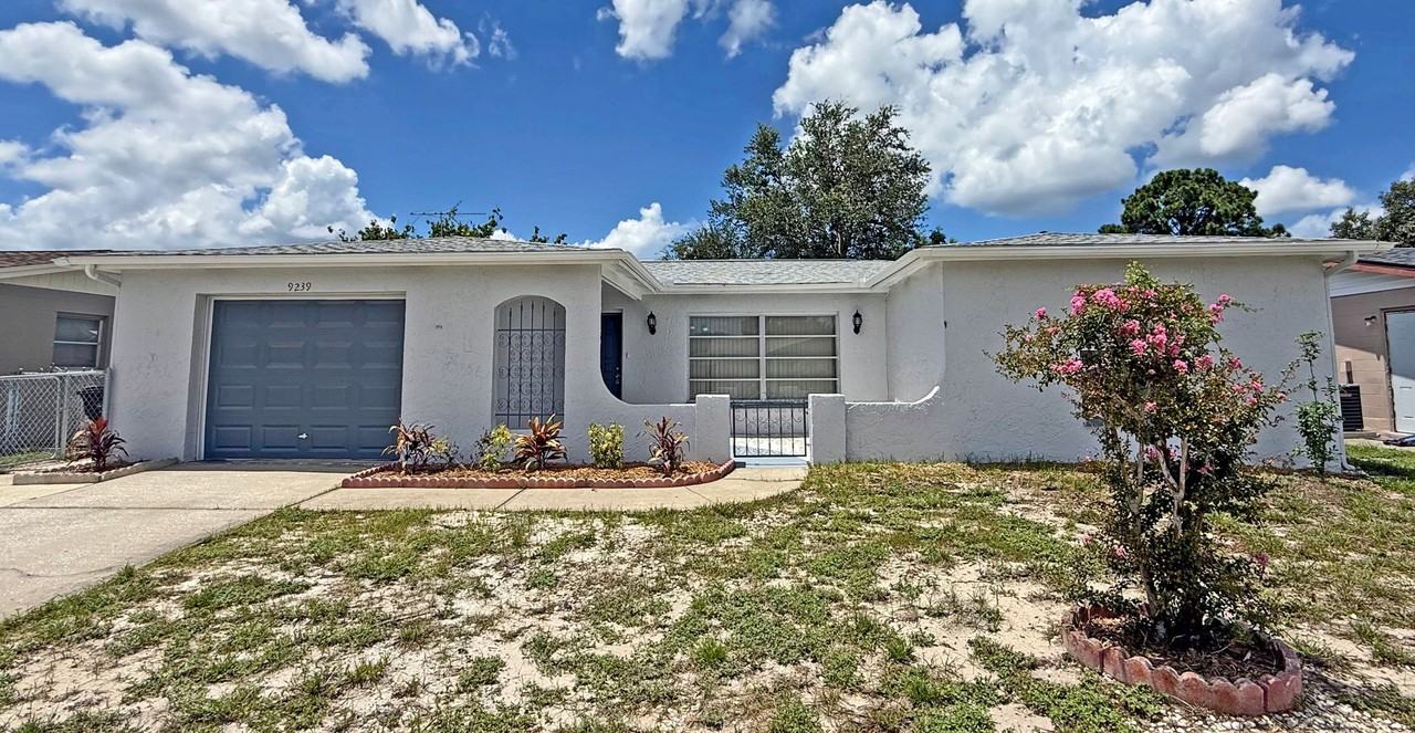 9239 Dresden Ln - Photo 2 of 15