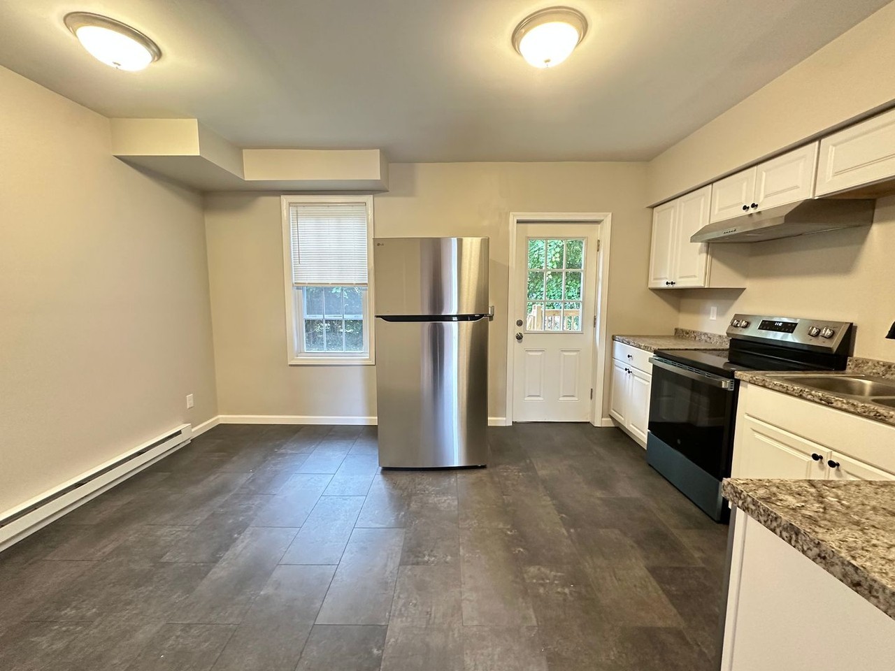 188 Lyman St - Photo 3 of 23