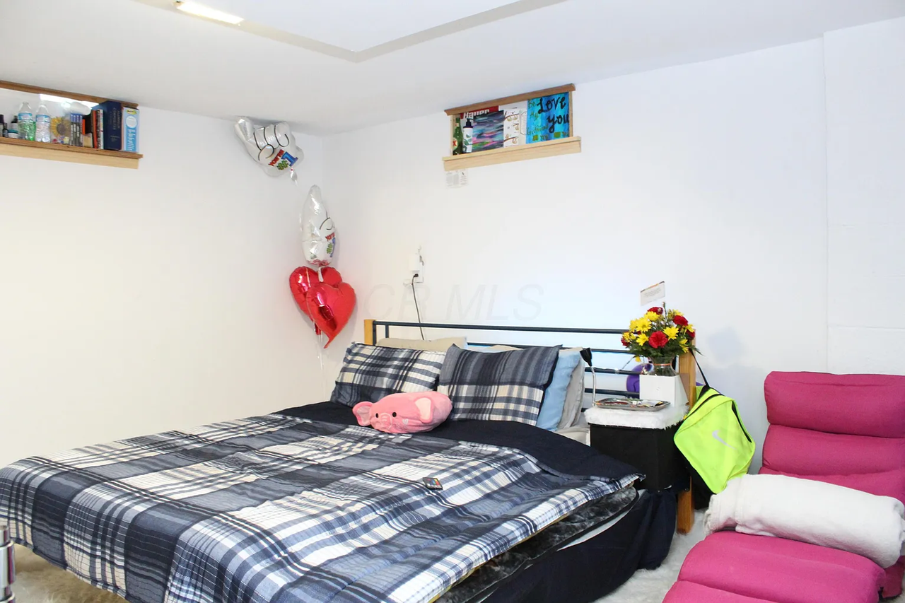 1559 Frebis Ave - Photo 3 of 12