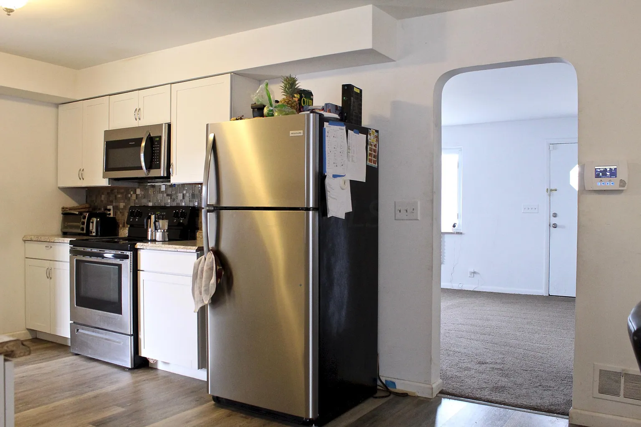 1559 Frebis Ave - Photo 7 of 12