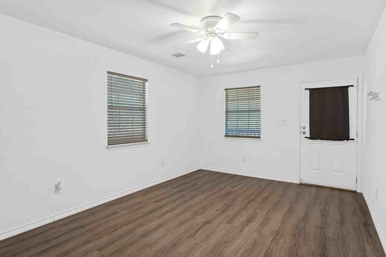 7659 Double Bridge Rd - Photo 4 of 26