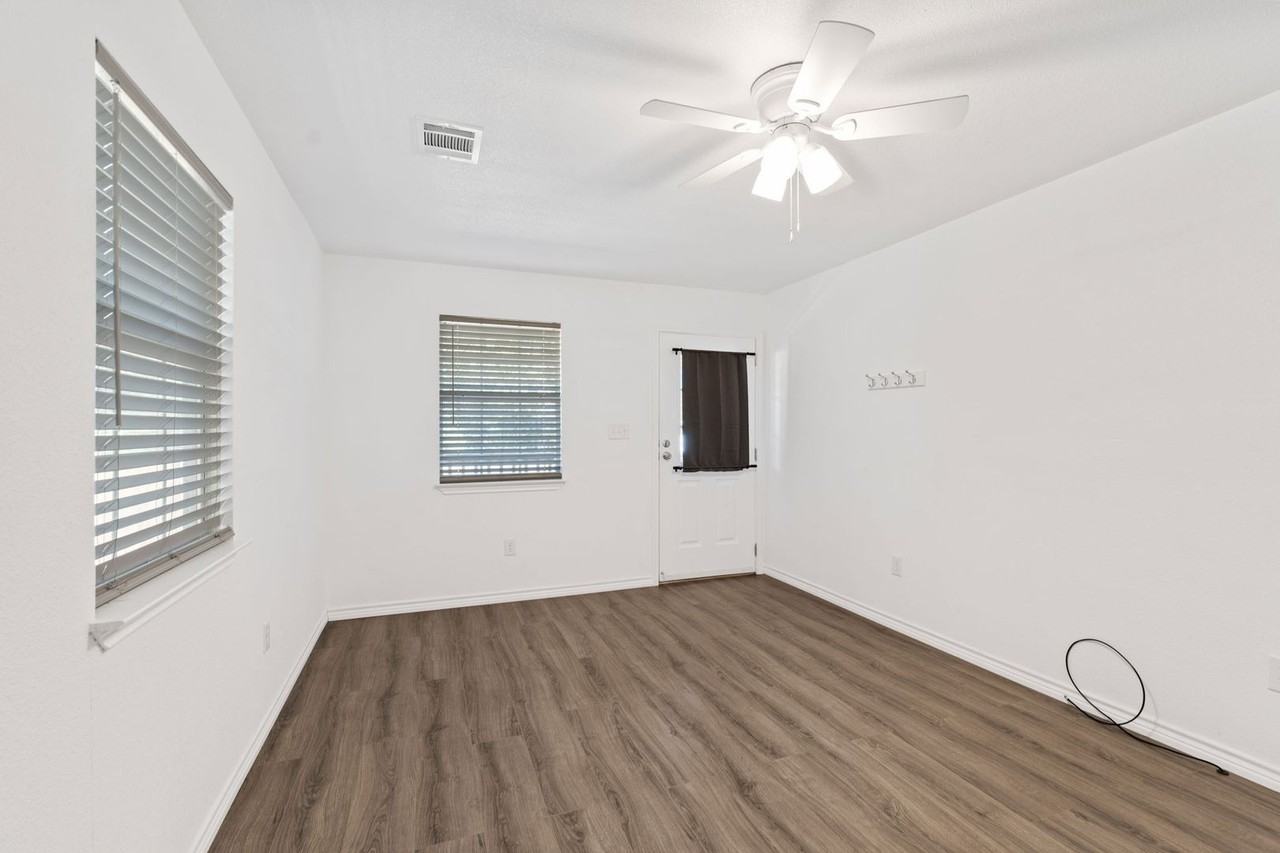 7659 Double Bridge Rd - Photo 5 of 26