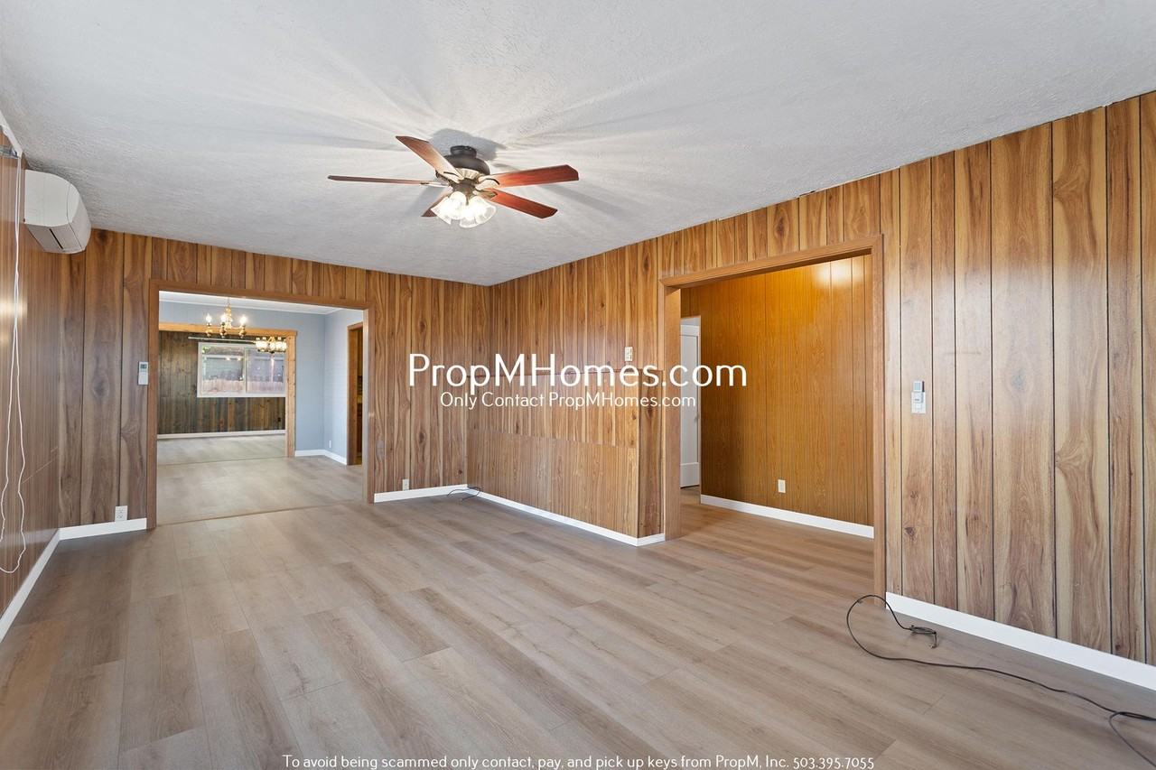 406 E Main St - Photo 3 of 23
