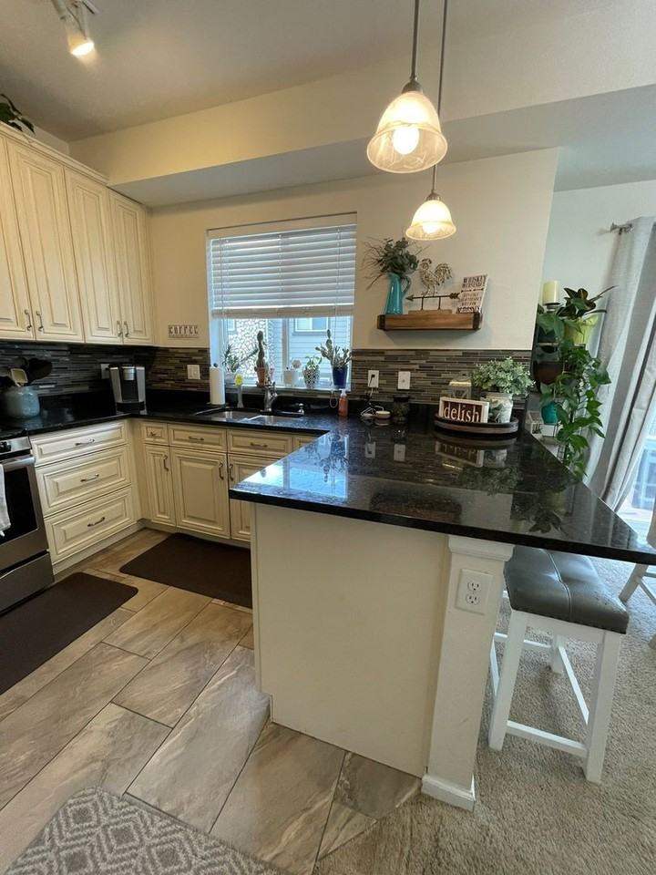 12948 Grant Circle West - Photo 7 of 25