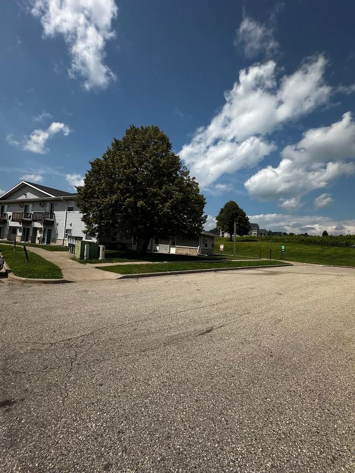 155 Rye Bluff Rd - Photo 2 of 11