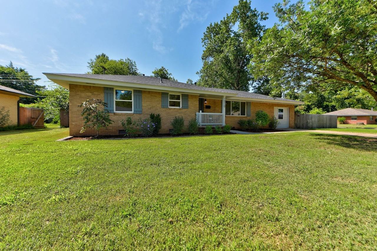 1510 Melrose Dr - Photo 6 of 44