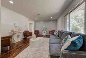 featured image of 1510 Melrose Dr