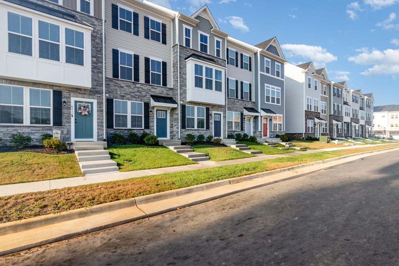 4936 Dunhaven Dr - Photo 2 of 24