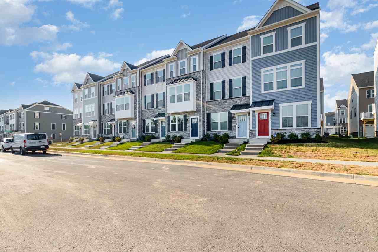 4936 Dunhaven Dr - Photo 3 of 24