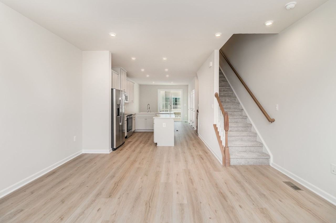 4936 Dunhaven Dr - Photo 4 of 24