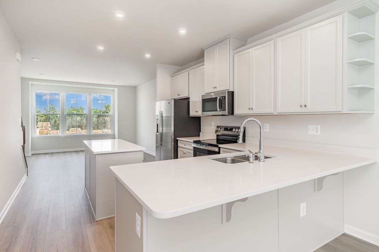 4936 Dunhaven Dr - Photo 7 of 24