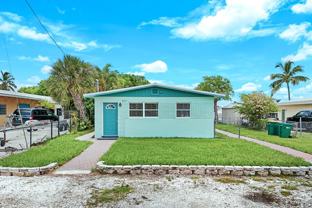 527 Goodland Dr W - Photo 1 of 1