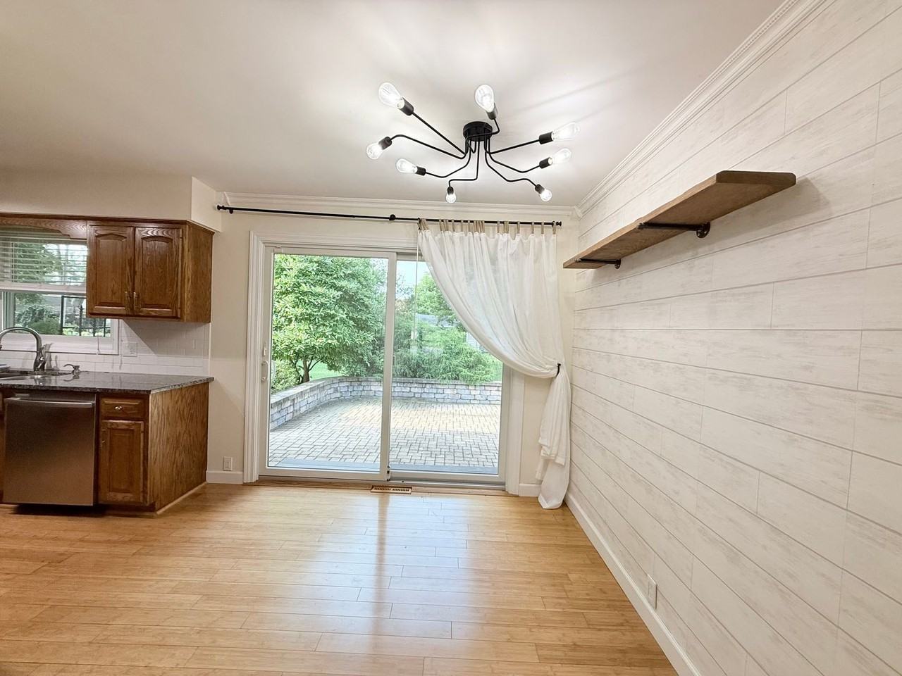 207 Ivanhoe Way - Photo 6 of 23