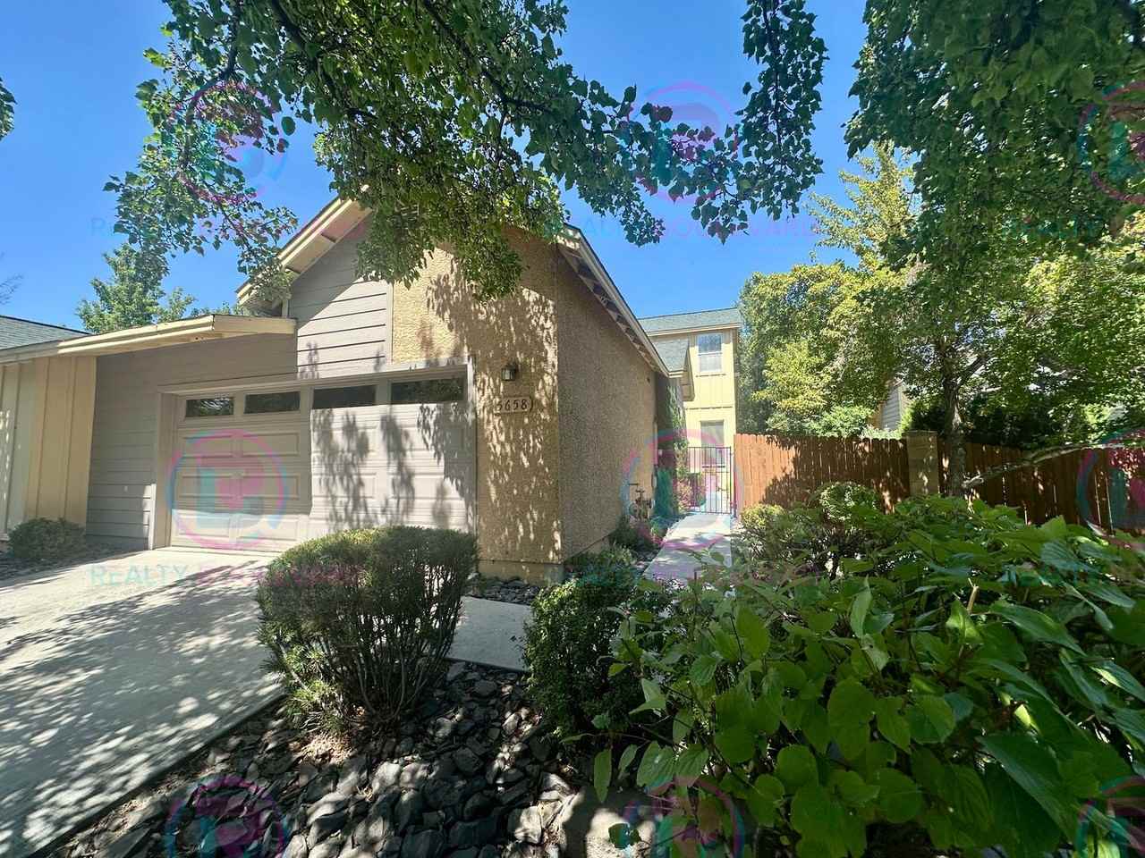 5658 Hunting Creek Way - Photo 2 of 46