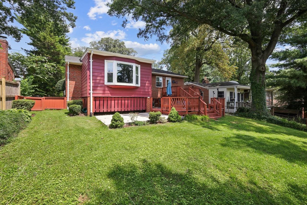 1004 Stirling Rd - Photo 3 of 29