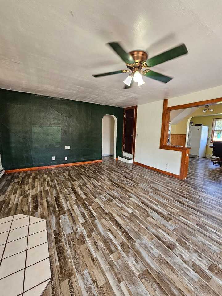 1927 Main St - Photo 2 of 16