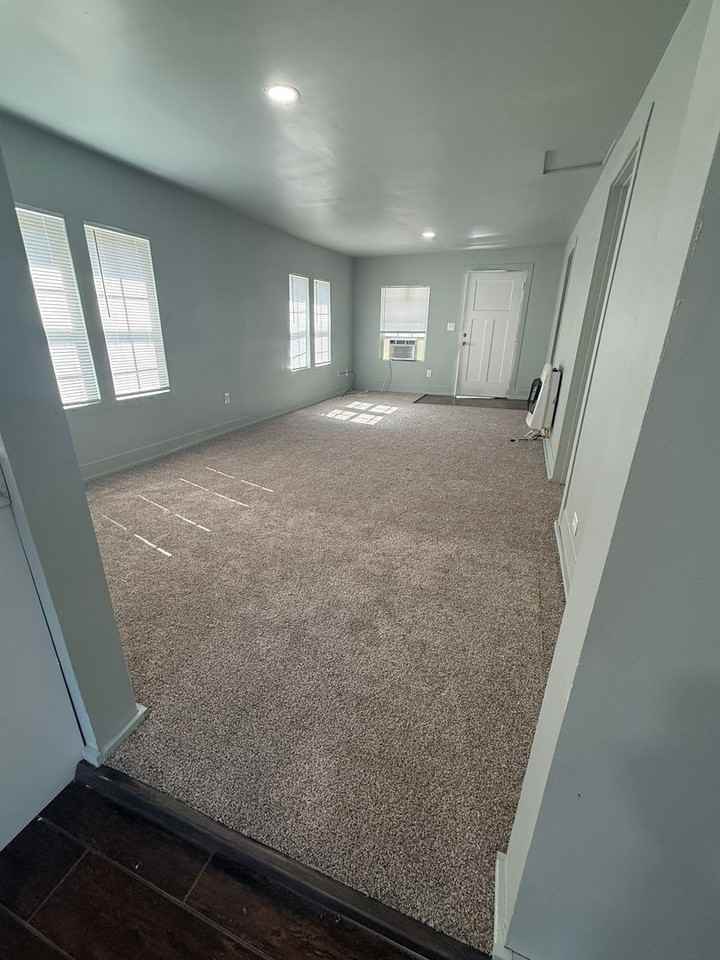 1807 Elm St - Photo 3 of 9