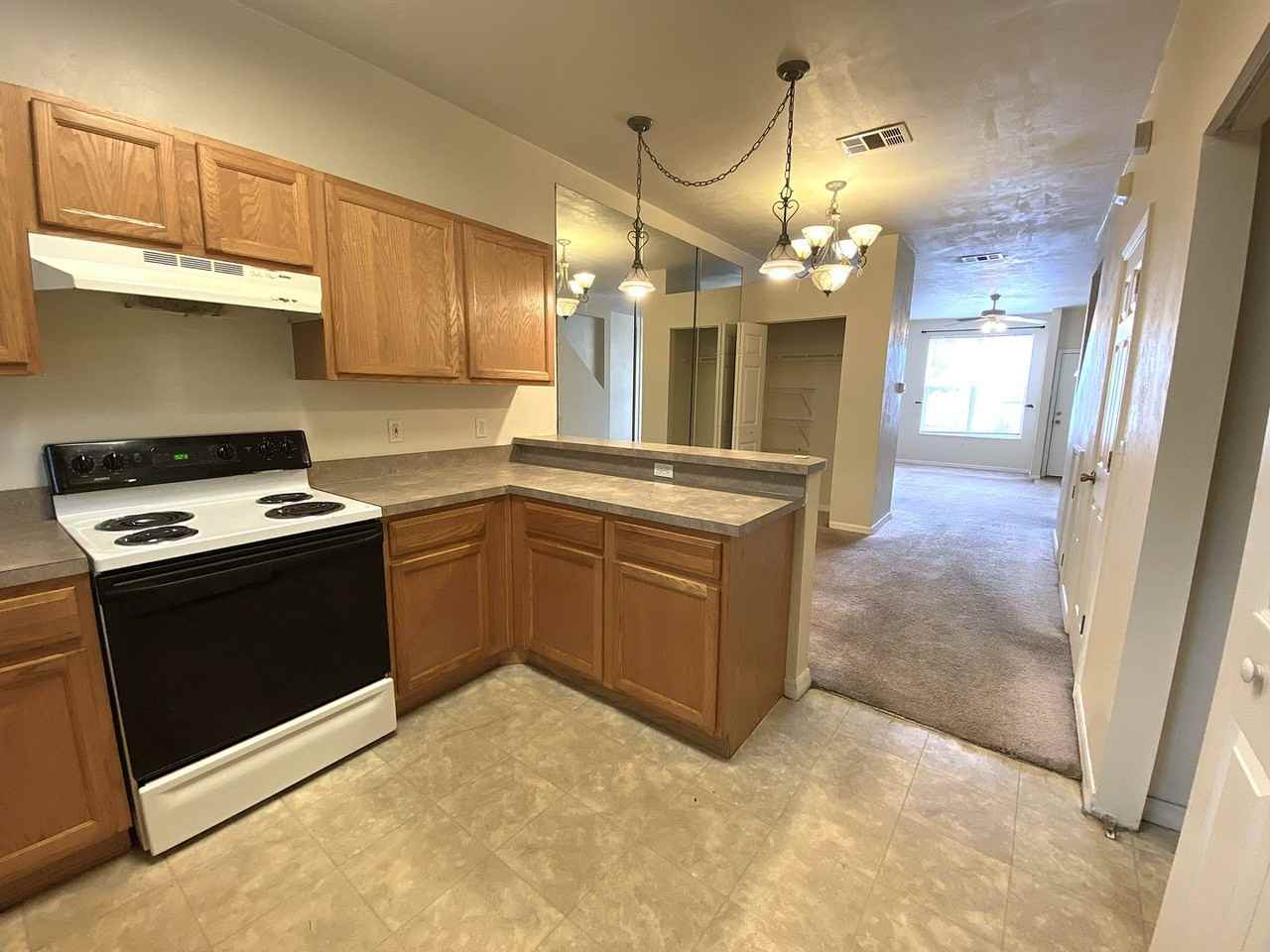 3870 Sw 20th Ave - Photo 5 of 25